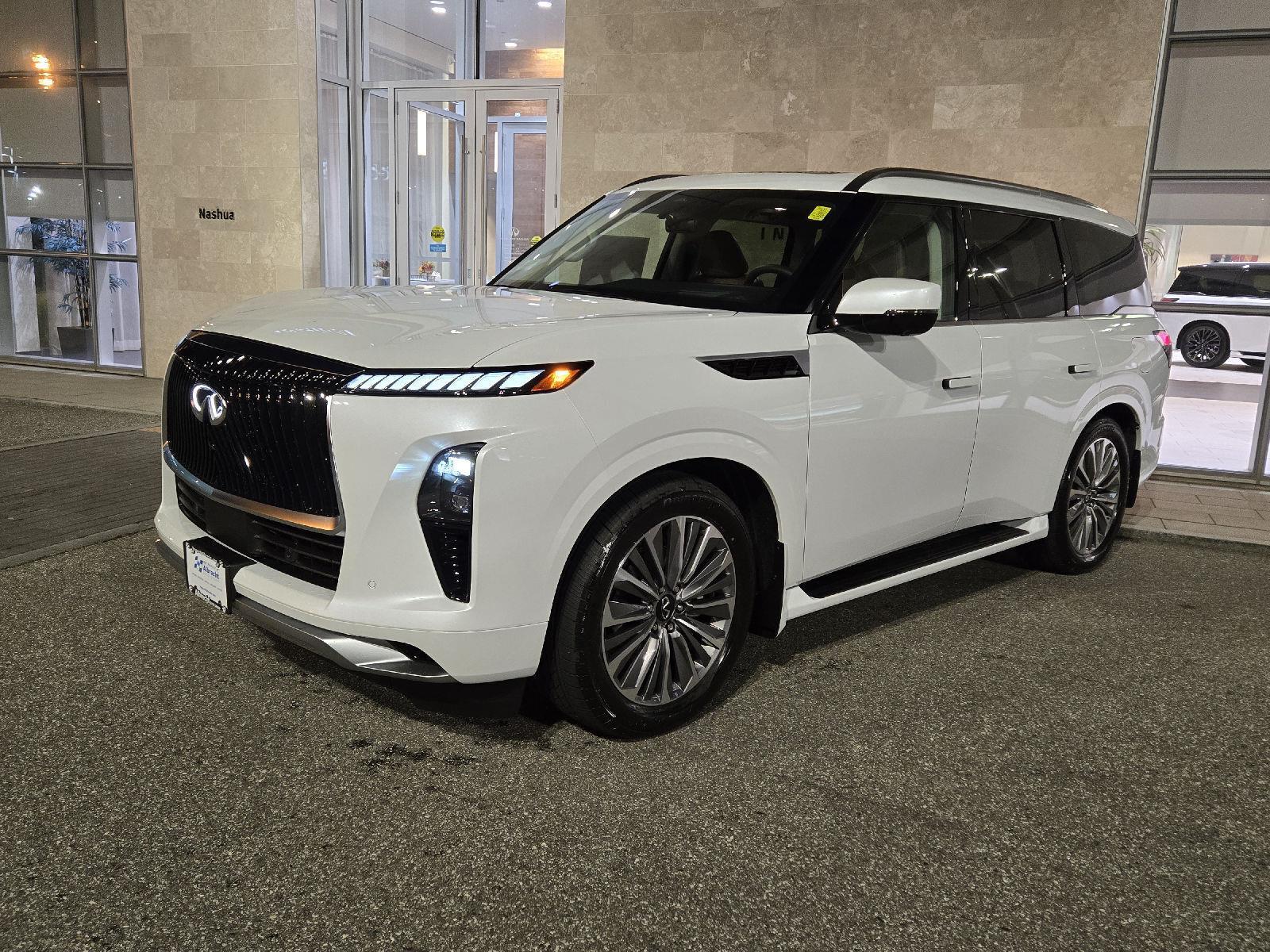 2026 Infiniti QX80 Luxe photo 2