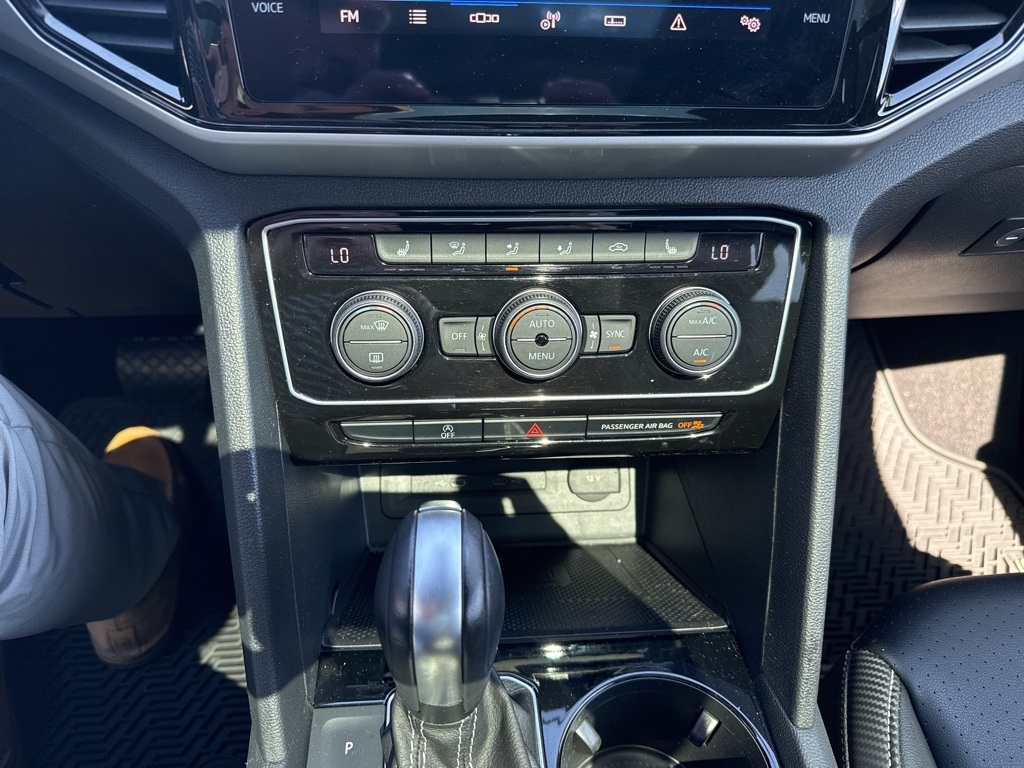 2022 Volkswagen Atlas Cross Sport V6 SE Technology photo 19