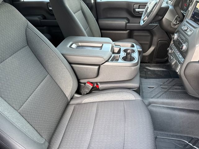2025 Chevrolet Silverado 2500HD Custom photo 15