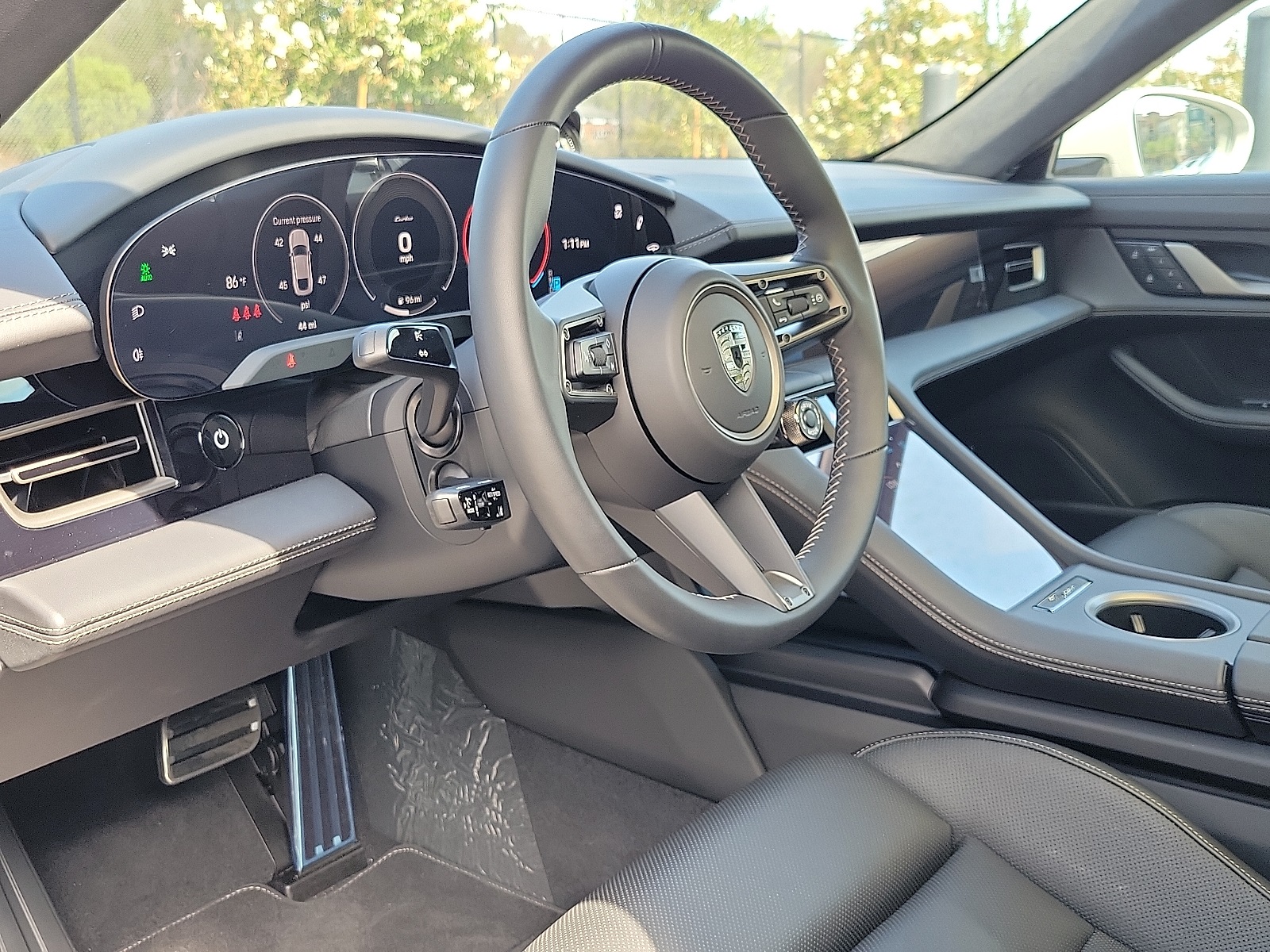 2025 Porsche Taycan Turbo photo 4