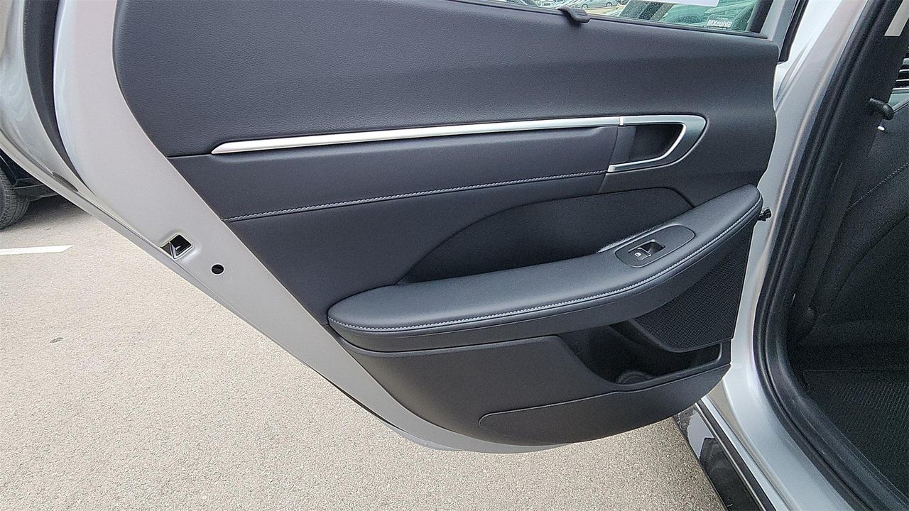 2025 Hyundai Sonata Hybrid Limited photo 20