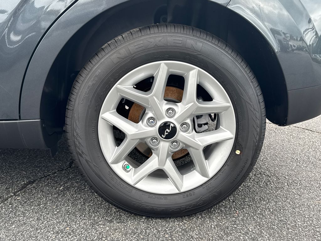 2025 Kia Soul LX photo 11