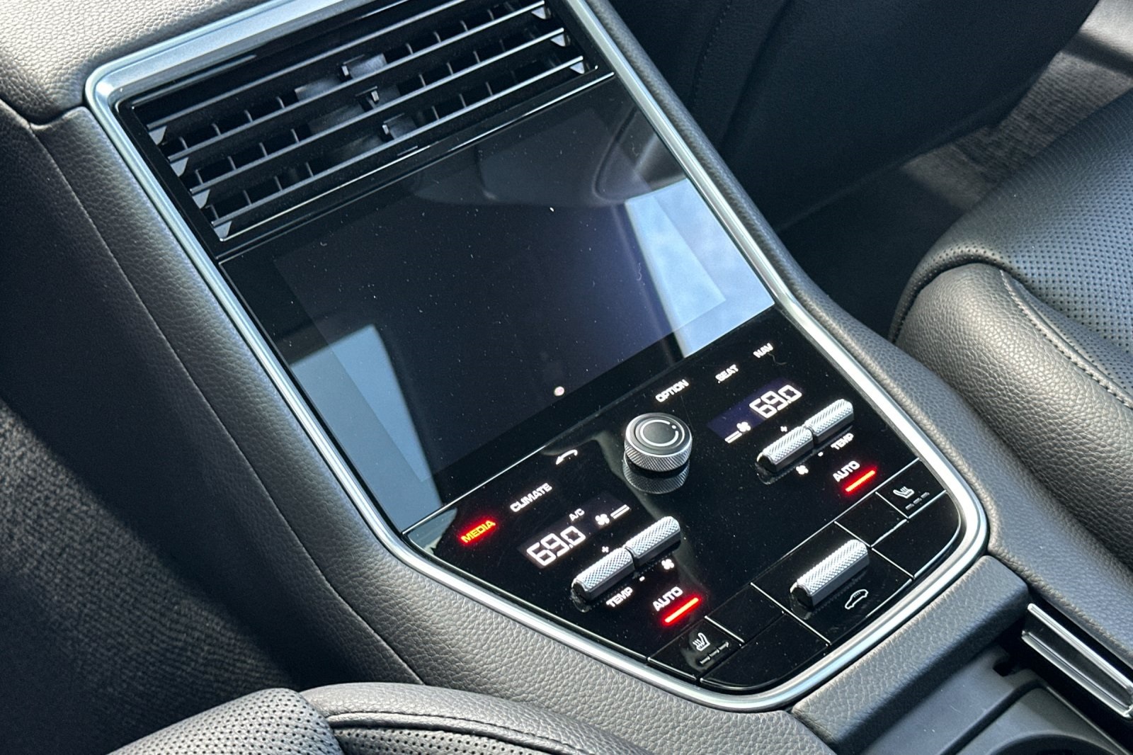 2018 Porsche Panamera 4 photo 14