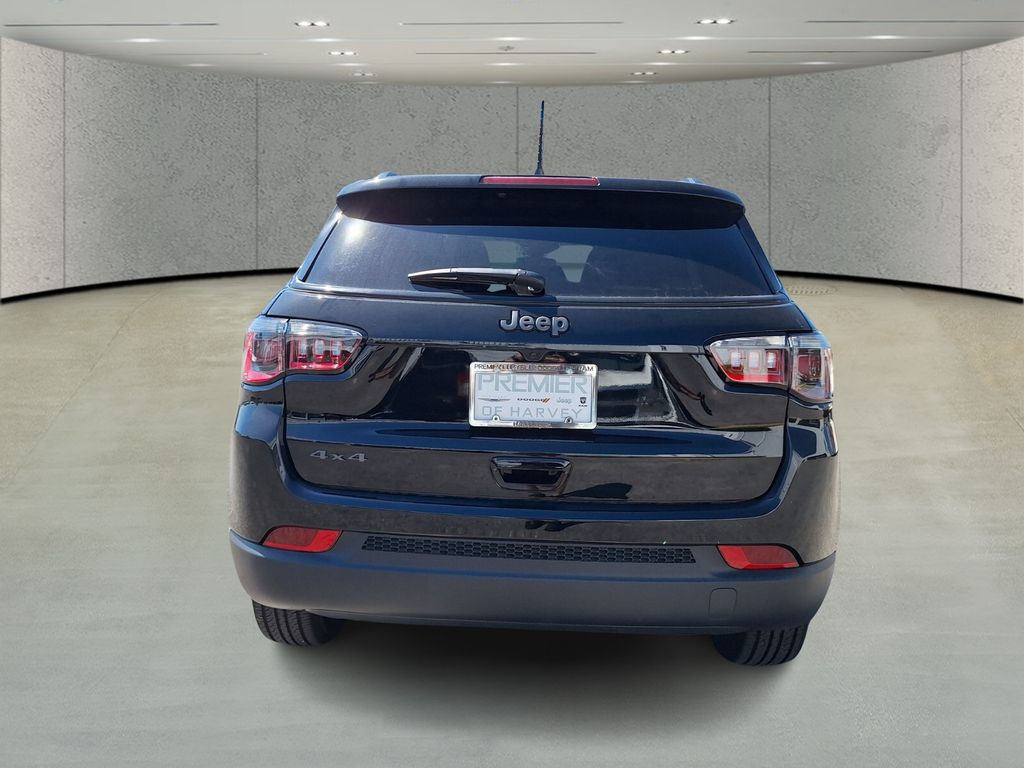 2026 Jeep Compass Latitude photo 4