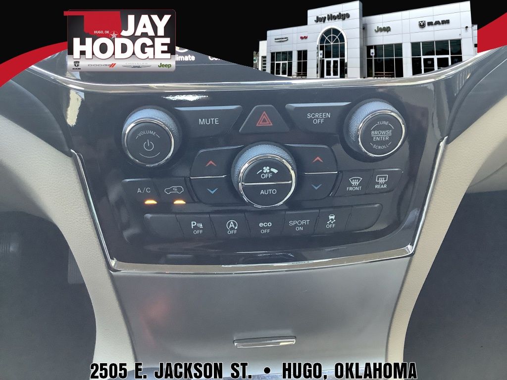 2022 Jeep Cherokee Laredo photo 16