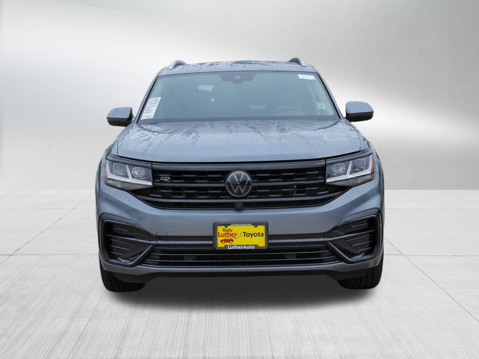 Used 2021 Volkswagen Atlas SEL Premium R-Line with VIN 1V2FR2CA7MC573691 for sale in Golden Valley, Minnesota