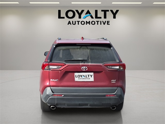 2021 Toyota RAV4 XLE Premium photo 4