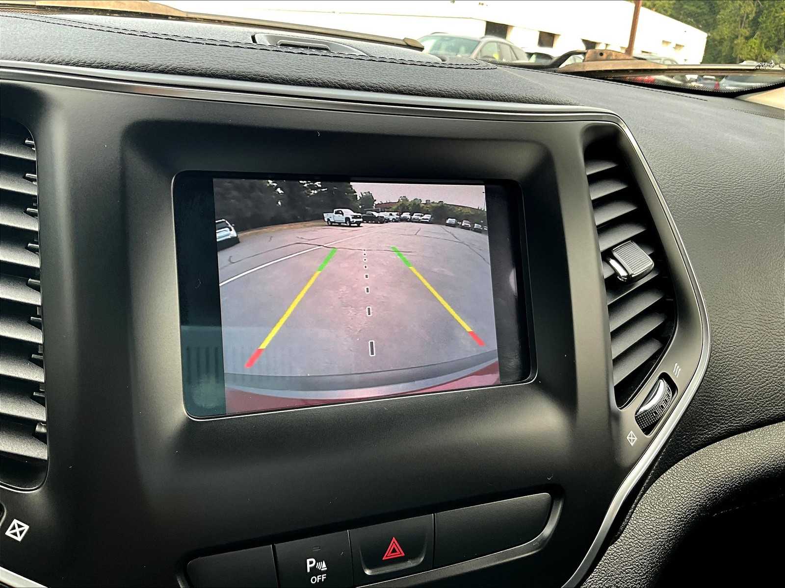2020 Jeep Cherokee Latitude photo 18