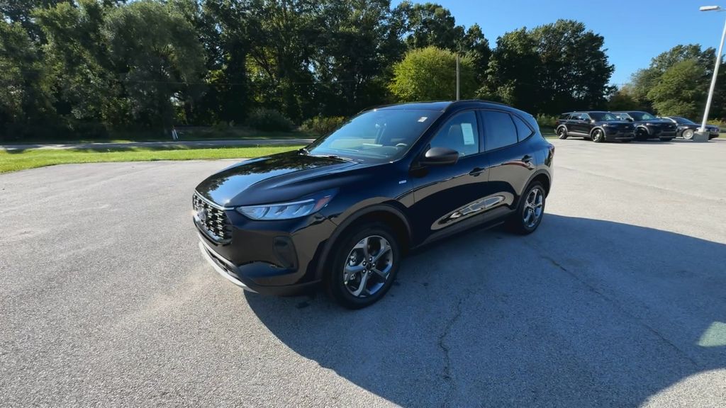 2026 Ford Escape ST-Line photo 2