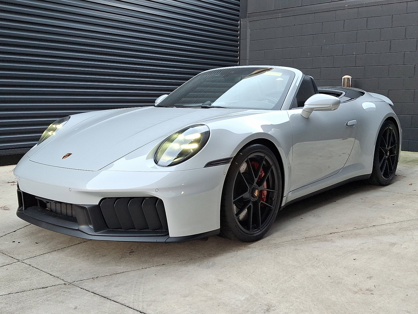 2026 Porsche 911 GTS's photo