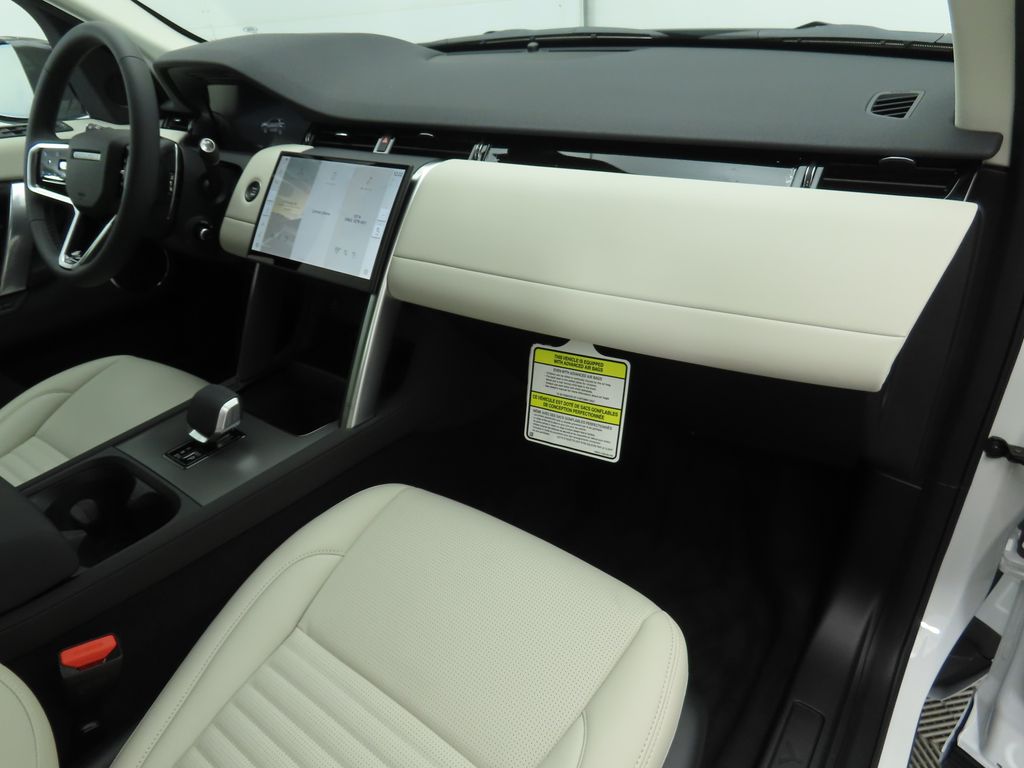 2025 Land Rover Discovery Sport S photo 16