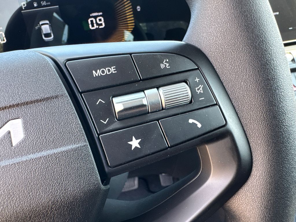 2025 Kia K4 LXS photo 24