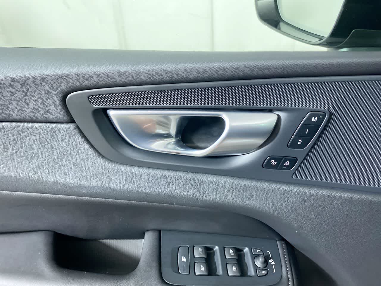 2024 Volvo XC60 Core photo 19