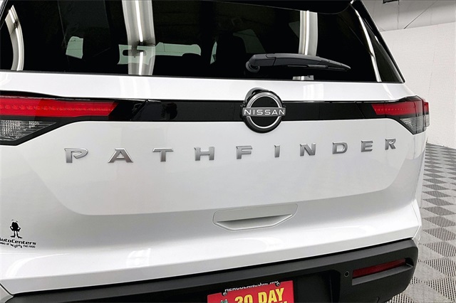 2025 Nissan Pathfinder SV photo 18
