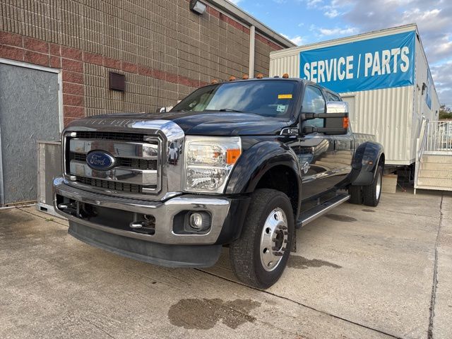 2016 Ford F-450 Super Duty Lariat's photo