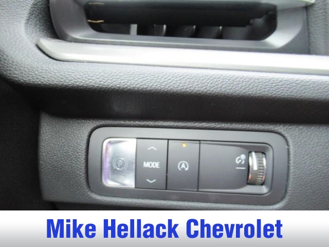 2025 Chevrolet Traverse photo 13