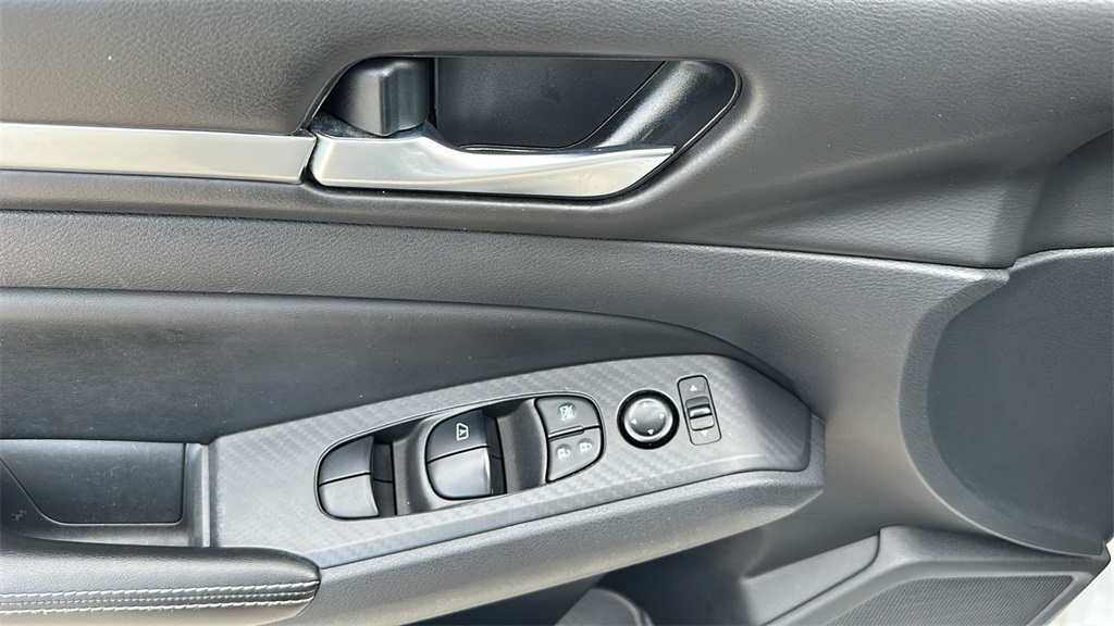2022 Nissan Altima 2.5 SV photo 16