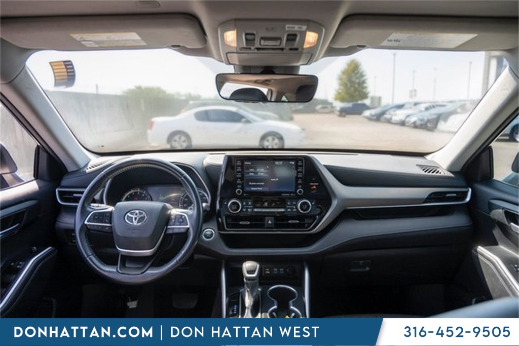 2022 Toyota Highlander XLE photo 3