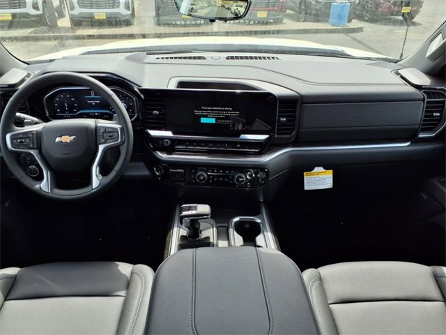 2025 Chevrolet Silverado 1500 LTZ photo 3