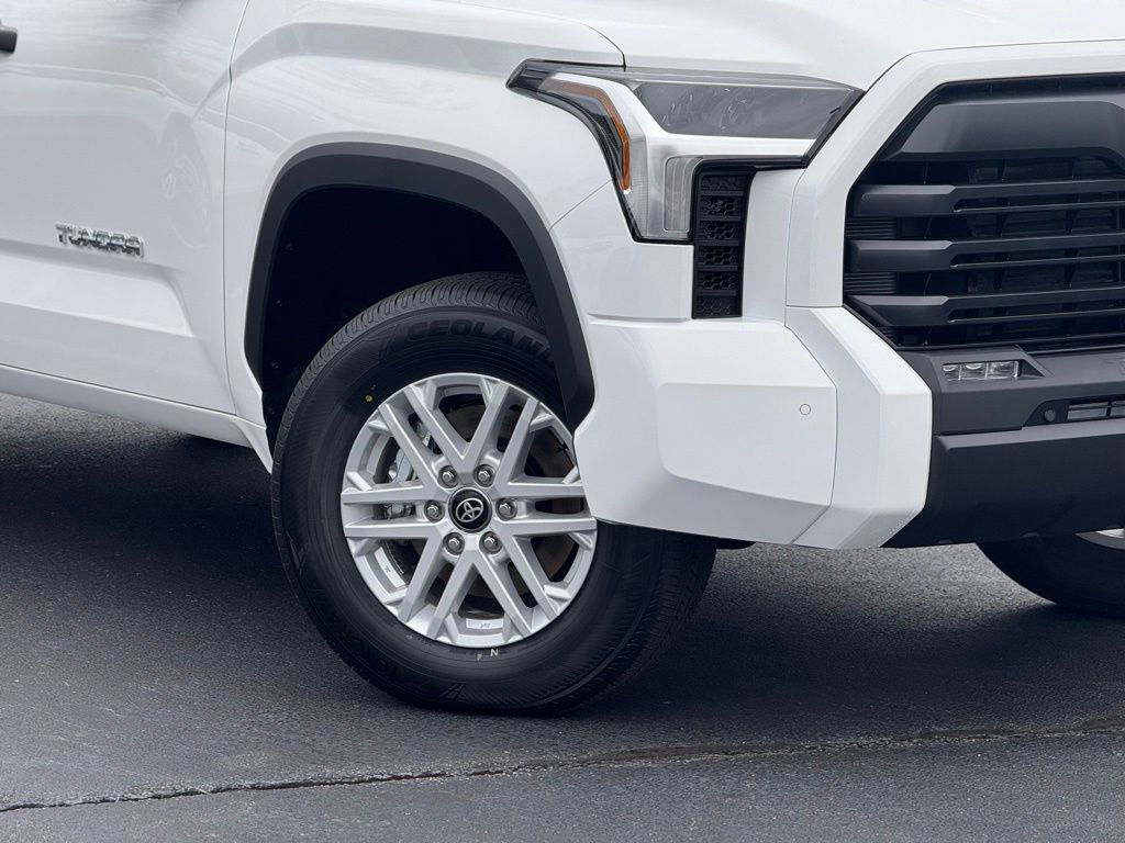 2025 Toyota Tundra SR5 photo 3