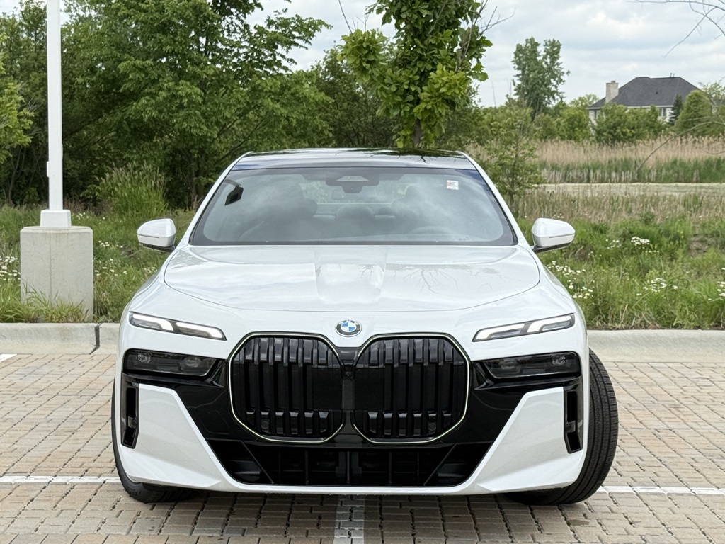 2025 Bmw 760i 760i xDrive photo 2