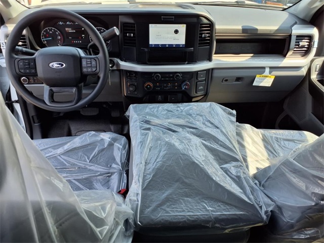 2025 Ford F-350 photo 7