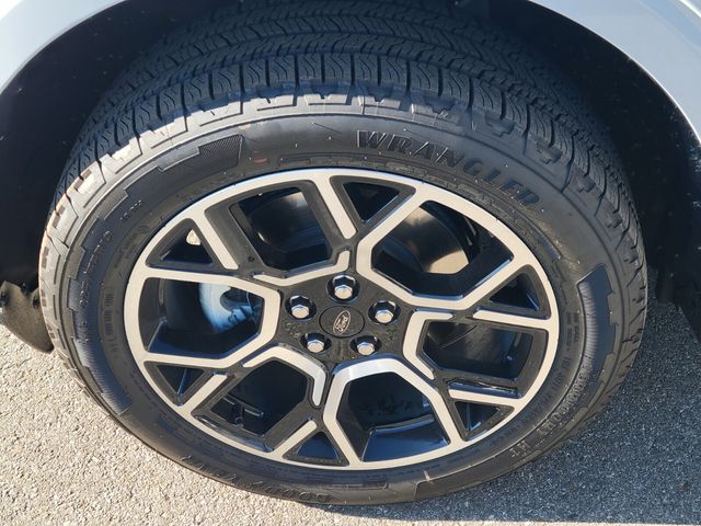 2025 Ford Maverick Lariat photo 4