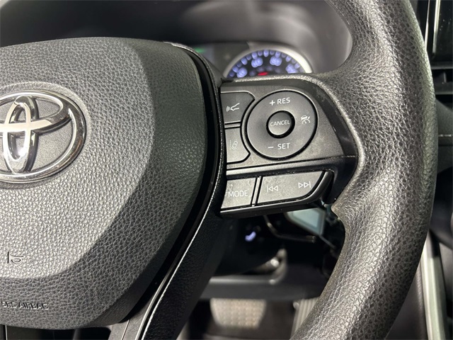 2022 Toyota RAV4 LE photo 15