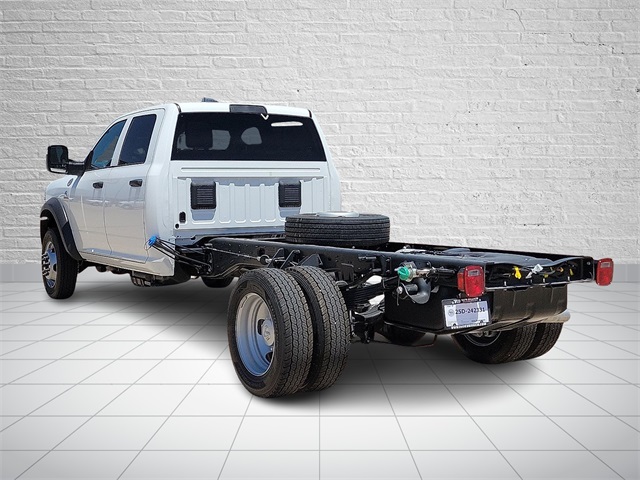 2025 Ram 5500 Tradesman photo 3