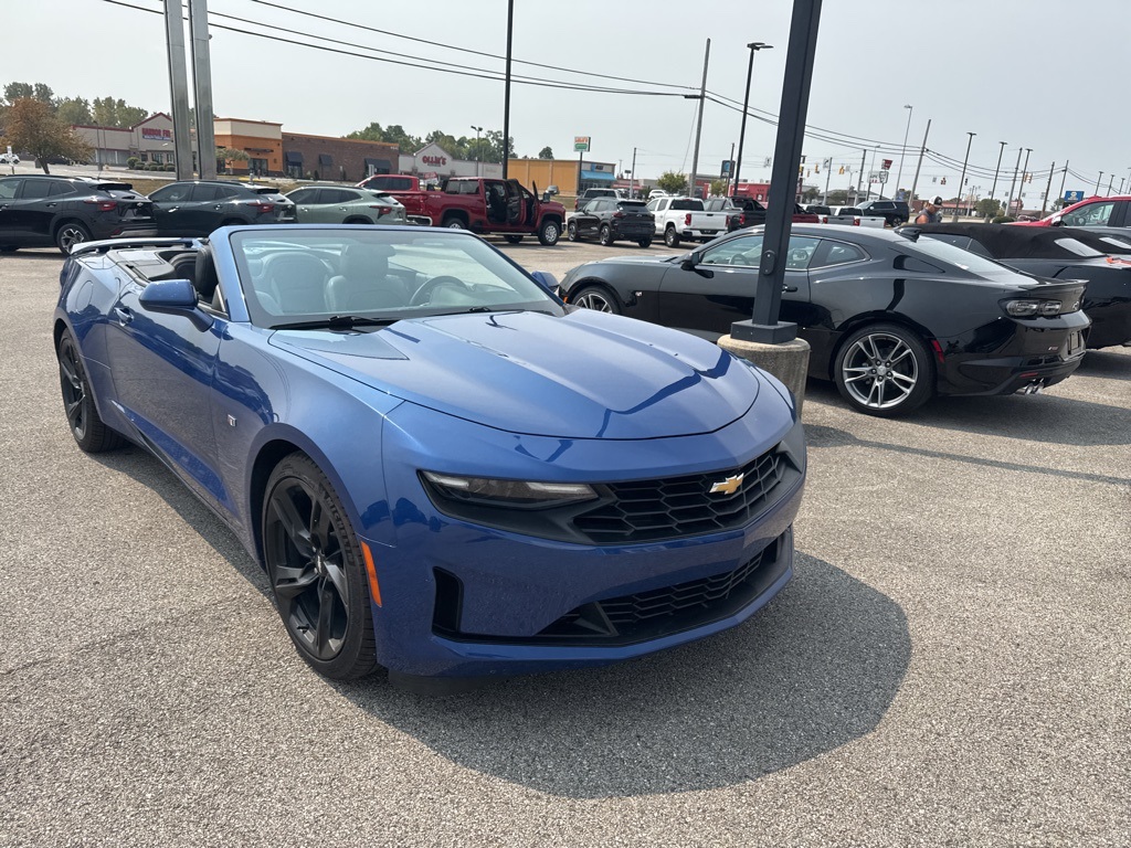 2019 Chevrolet Camaro 1LS 1LT photo 2