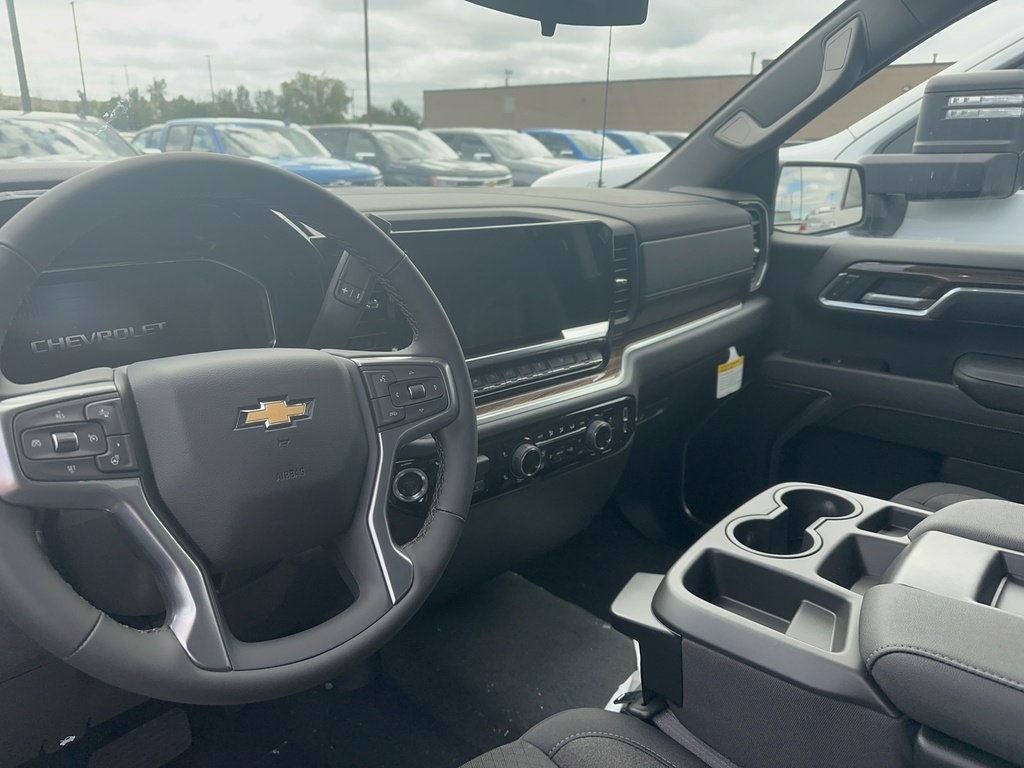 2026 Chevrolet Silverado 1500 LT photo 4