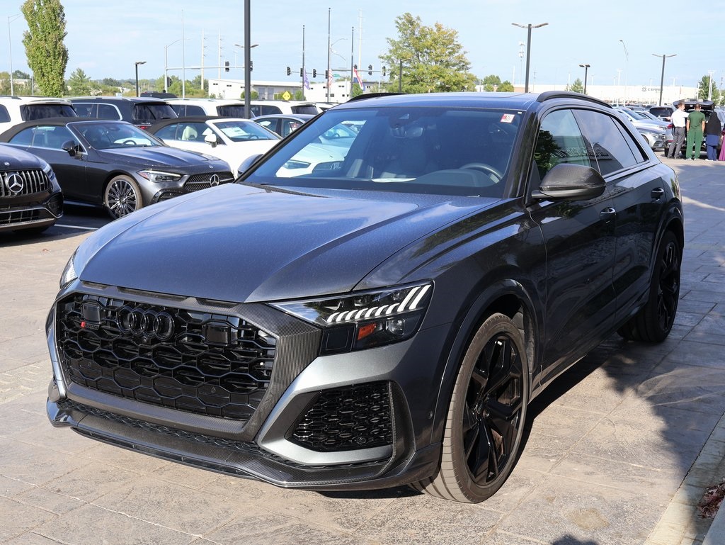 2023 Audi RS Q8 photo 4