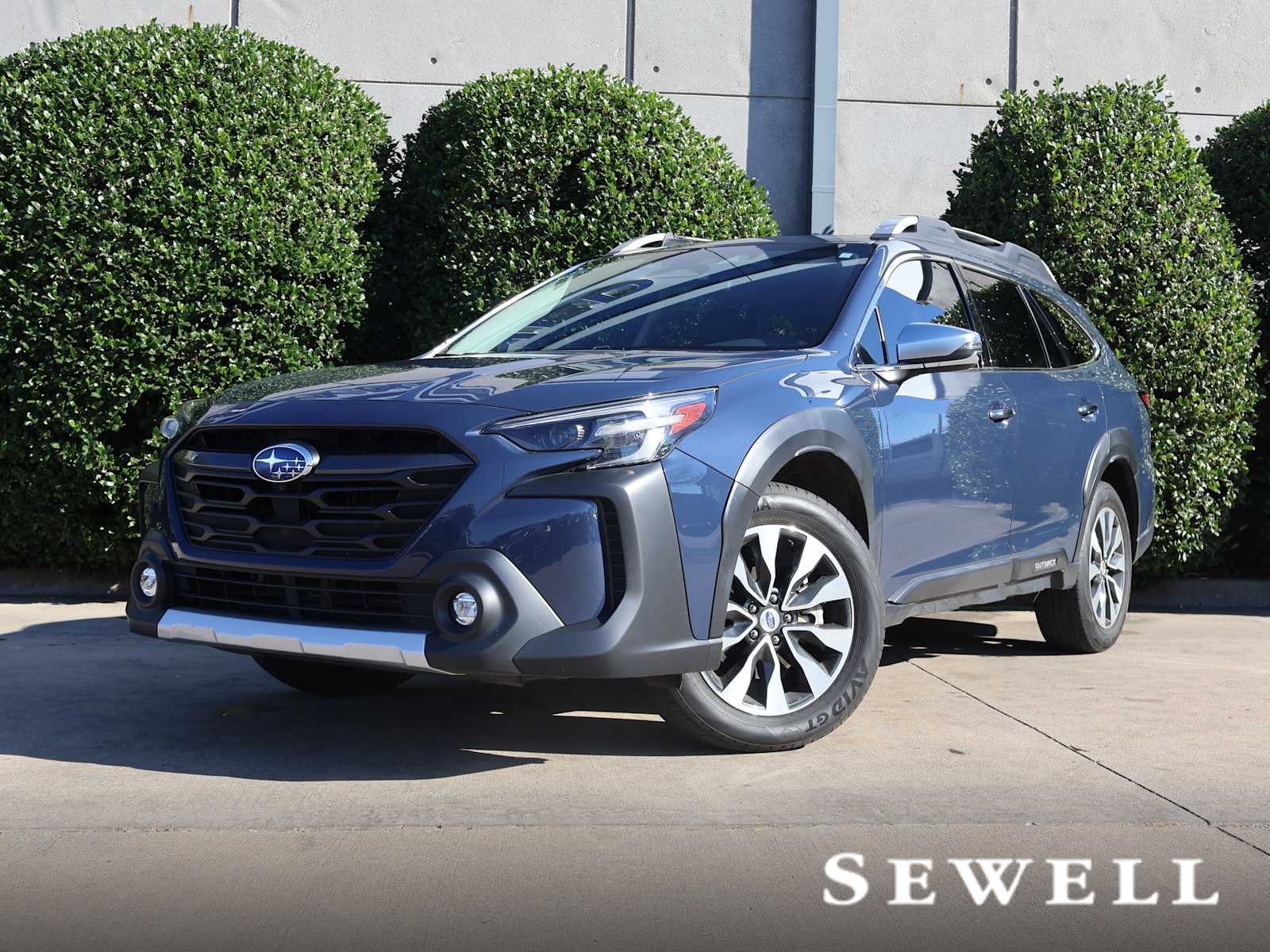 2023 Subaru Outback Touring's photo