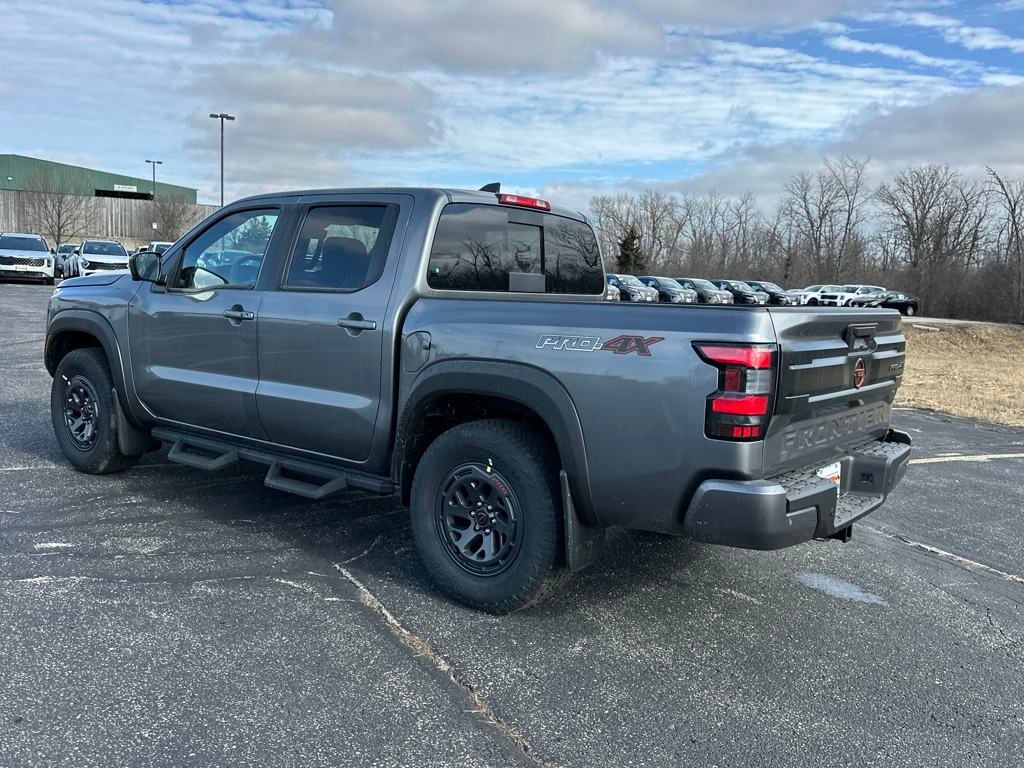 2025 Nissan Frontier PRO-4X photo 3