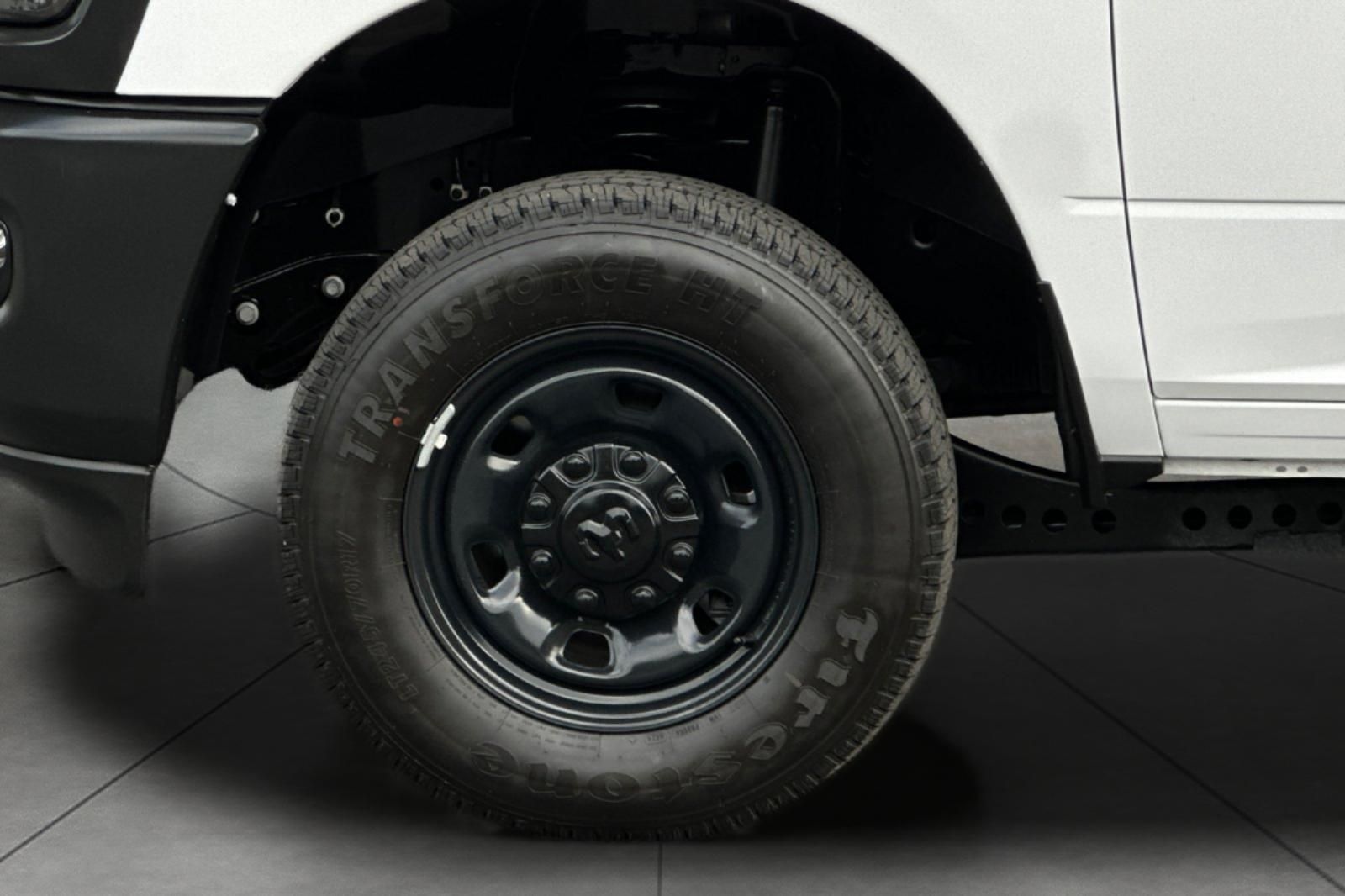2025 Ram 2500 Tradesman photo 4