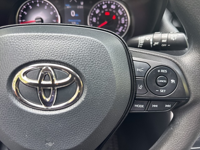 2022 Toyota RAV4 XLE photo 20