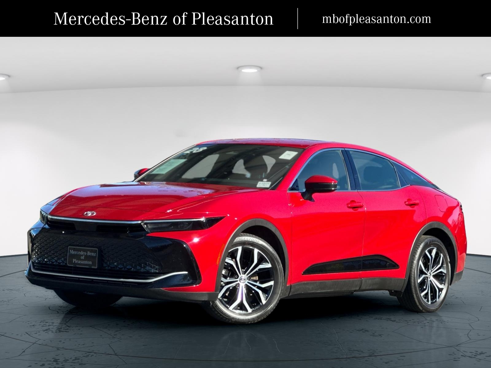 2023 Toyota Crown XLE's photo