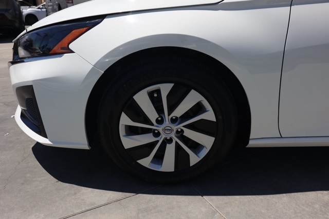 2025 Nissan Altima 2.5 S photo 9
