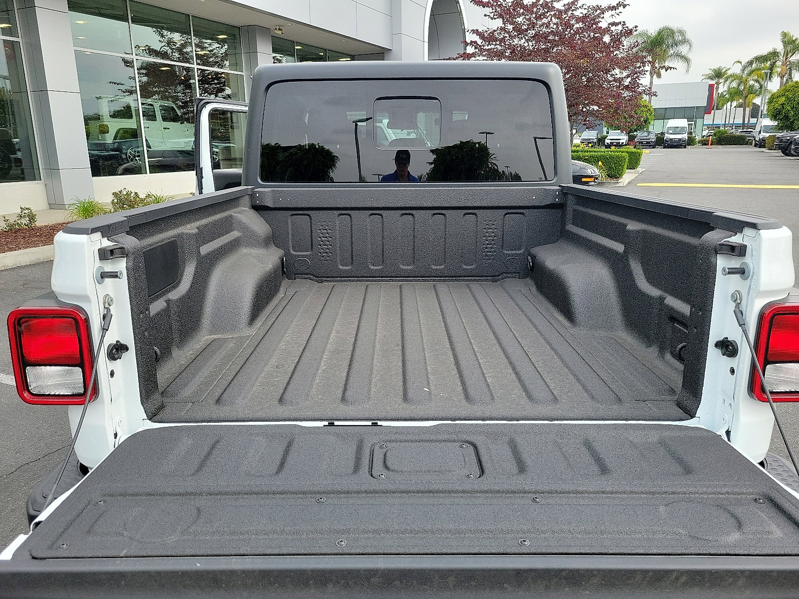 2025 Jeep Gladiator Sport S photo 18