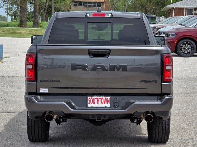 2025 Ram 1500 Laramie photo 4