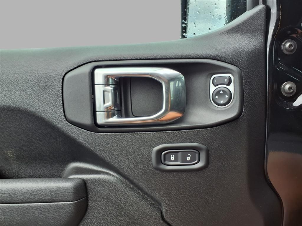 2025 Jeep Wrangler Sport S photo 16