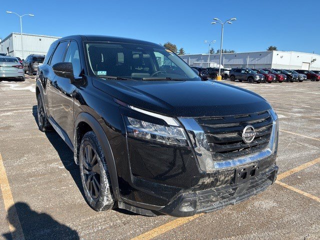 2022 Nissan Pathfinder S
