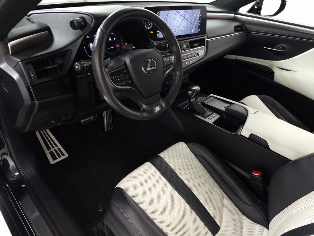 2022 LEXUS ES - Image 14