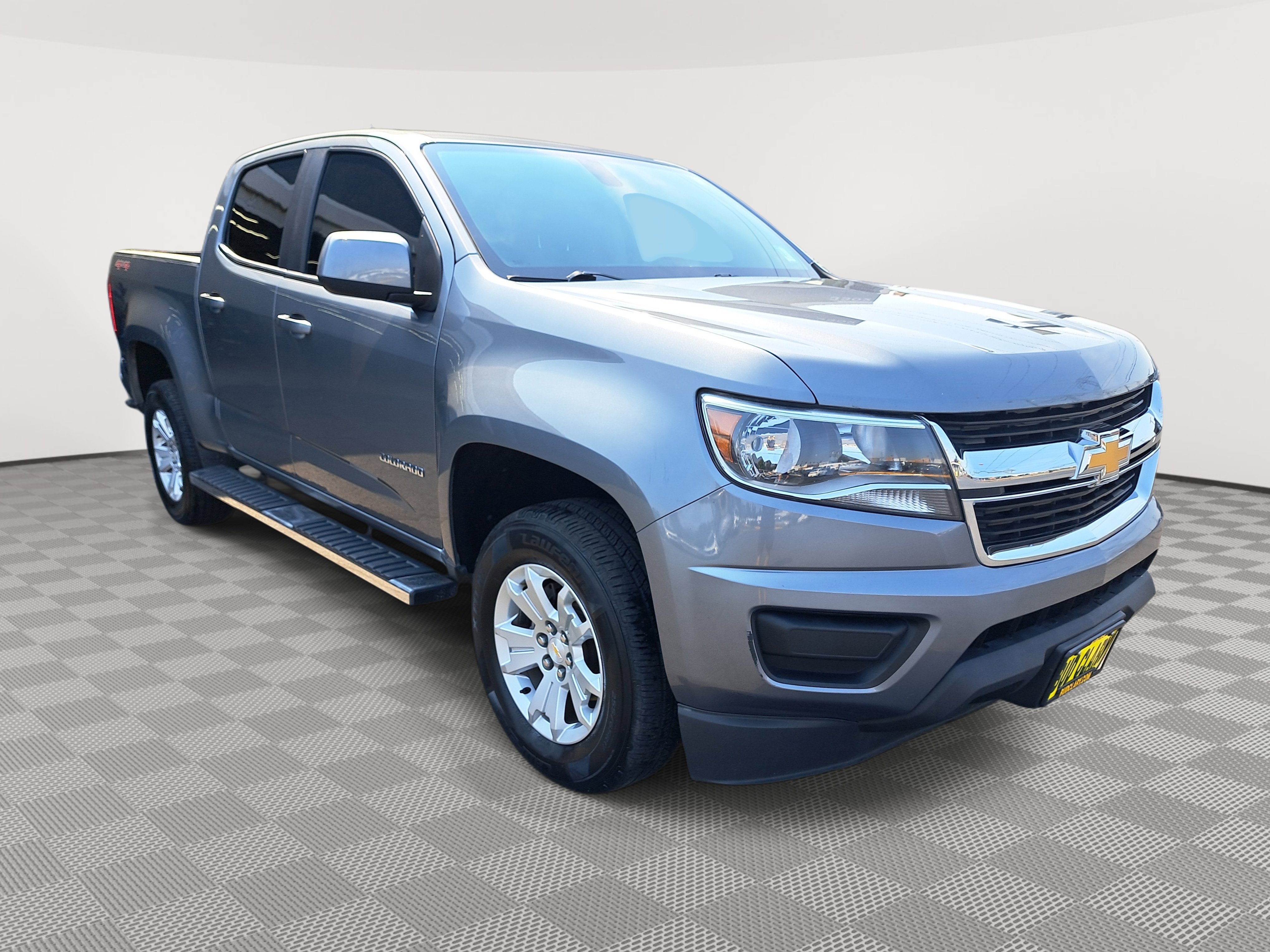 2019 Chevrolet Colorado LT photo 3