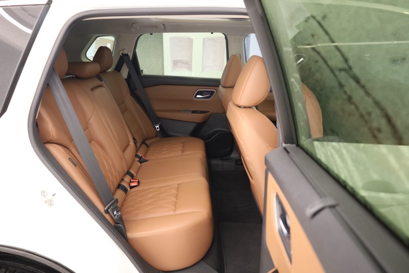 2024 Nissan Rogue Platinum photo 32