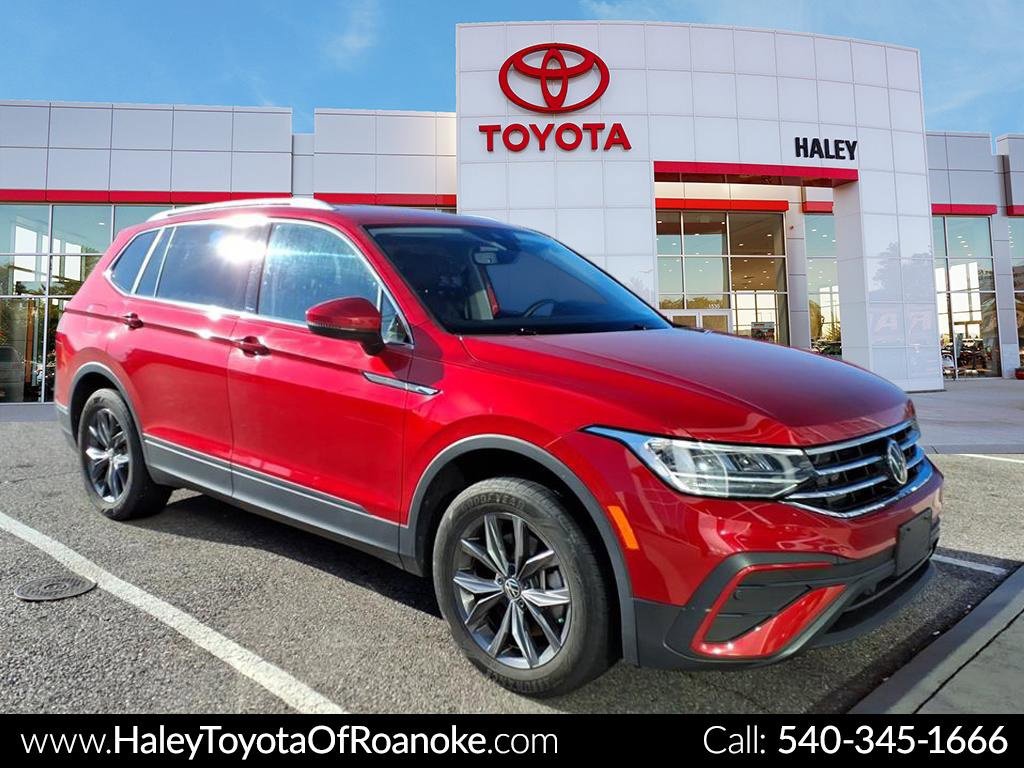 2022 Volkswagen Tiguan SE's photo