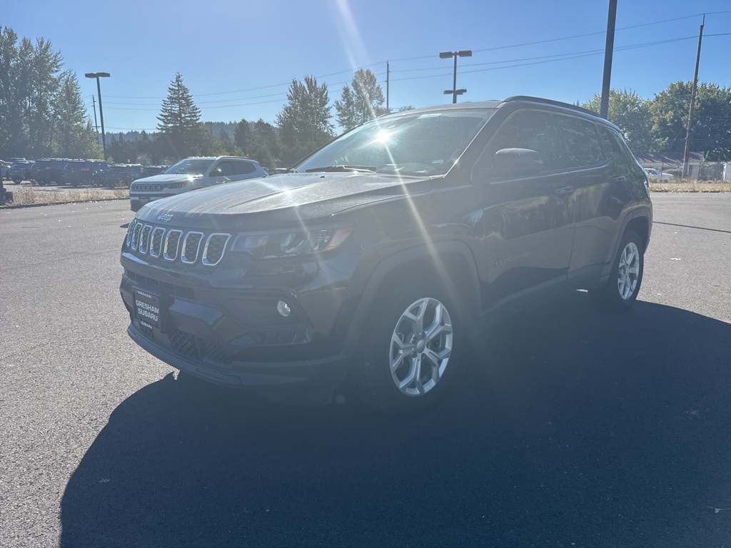 2024 Jeep Compass Latitude photo 2