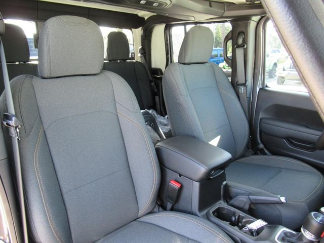 2025 Jeep Gladiator Sport S photo 9