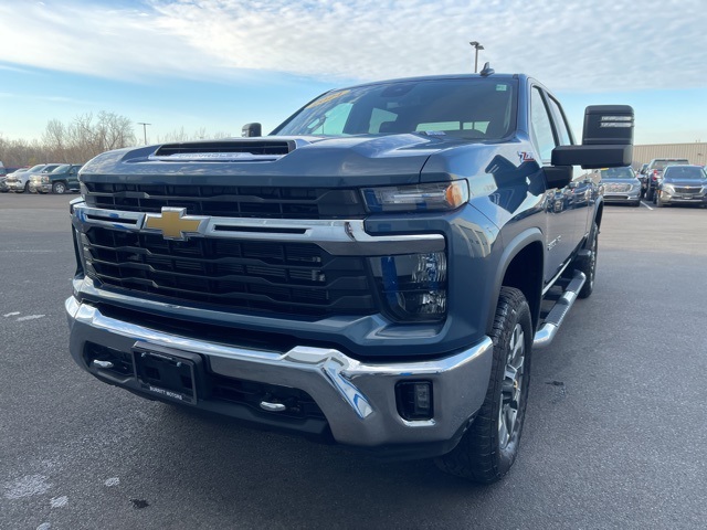 2024 Chevrolet Silverado 2500HD LT photo 4