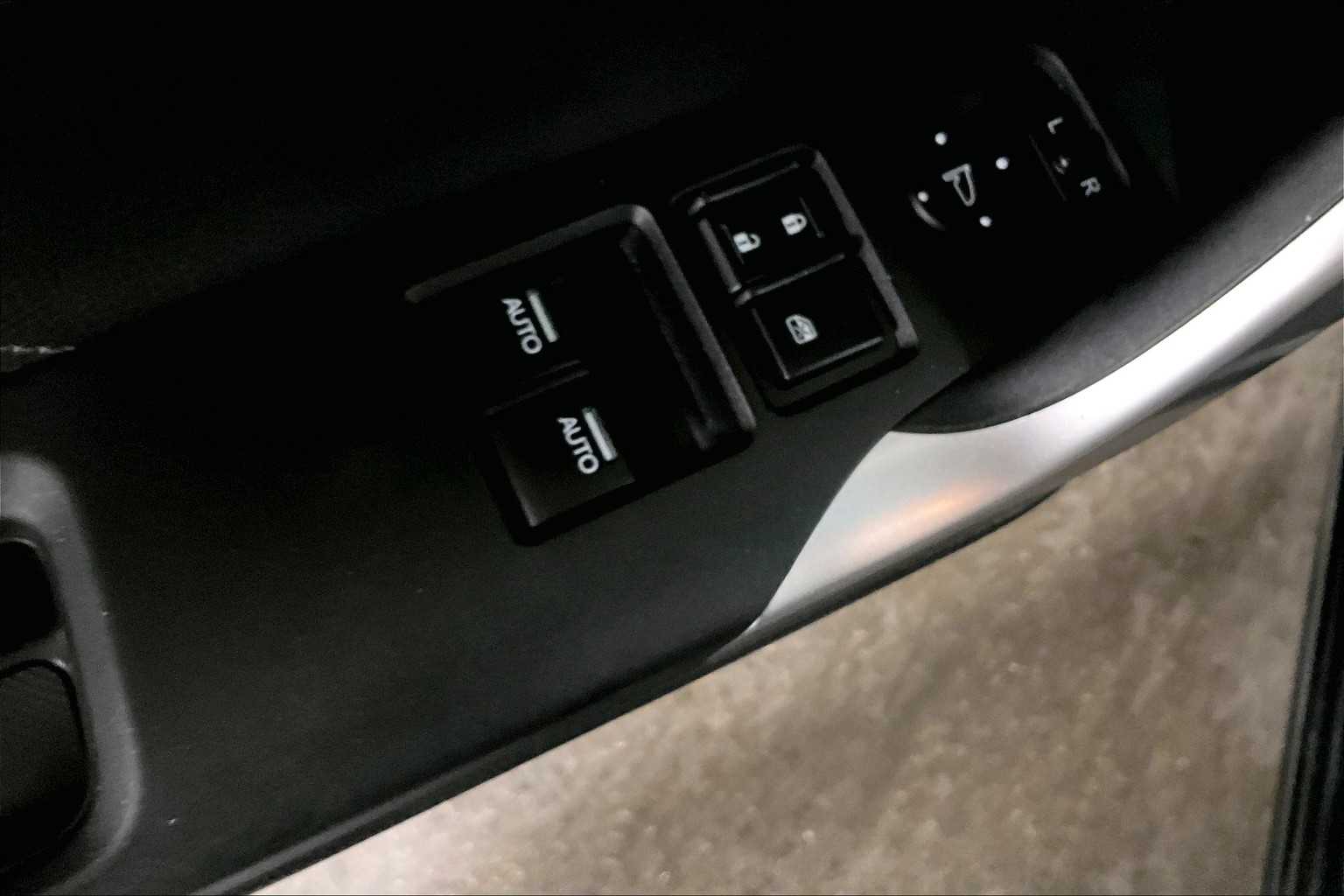 2015 Honda Accord EX-L photo 33